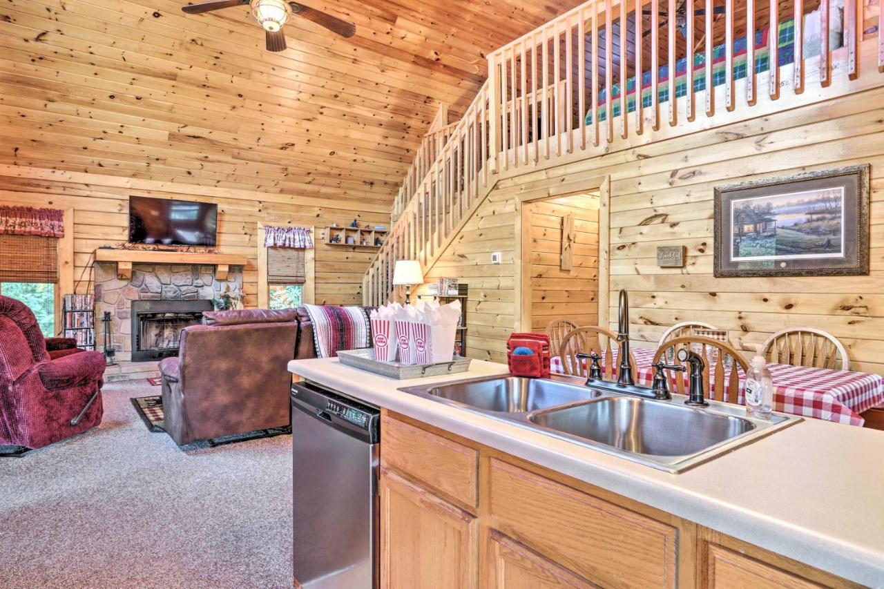 Lake Douglas Cabin With Community Boat Launch! Vila Sevierville Exterior foto